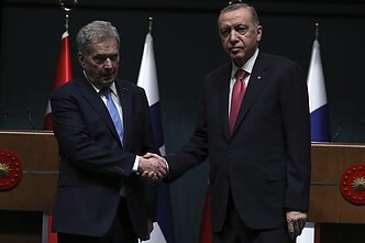 Saulis Niinisto ir Recepas Tayyipas Erdoganas