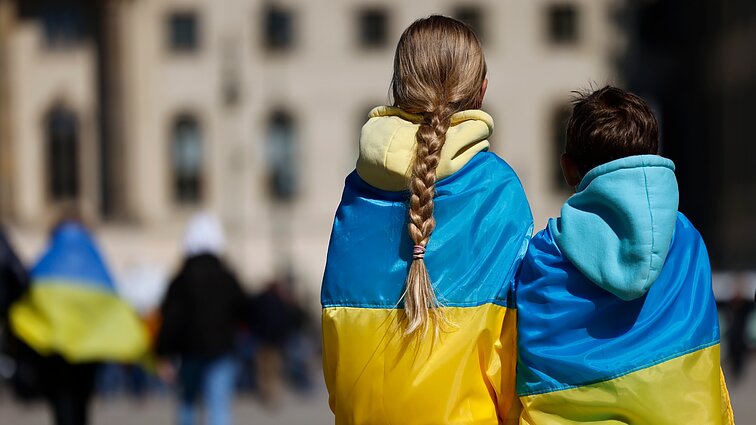 „Vaikui sakyta, kad jis negrįš namo, nes „neatsisako proukrainietiškų pažiūrųׅ“: atsektos stovyklos, į kurias Rusija deportavo Ukrainos vaikus