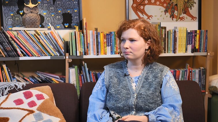 Jauna ukrainiečių rašytoja, maištininkė dvasia ir tyrinėtoja pagal charakterį.