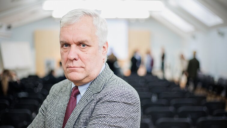 Politikos ir moralės santykis: kodėl tam tikru momentu politika paverčia žmones objektais?