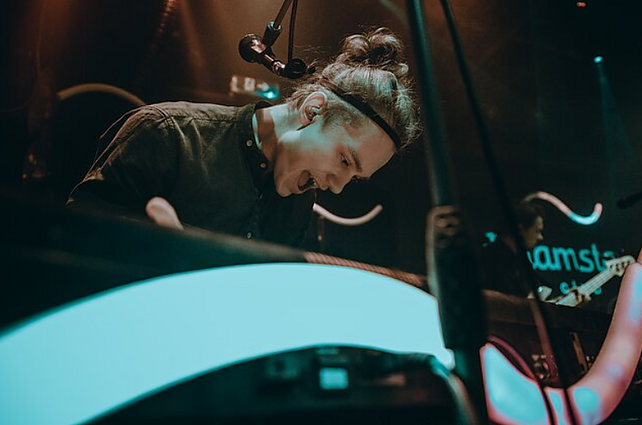 Koncertai visų skoniams: šią savaitę melomanus pasitiks grupė „Carnival Youth“, „Velvet“ pasirodymas, vakarėliai bei albumų pristatymai