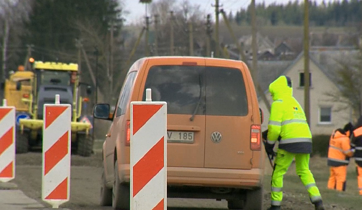 Žinios. Dalis Kaišiadorių rajono gyventojų skundžiasi prasidėjusiu kelio remontu ties Palomenės gyvenviete