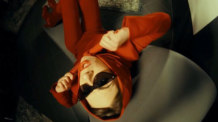 Justė Kraujelytė pristatė naują kūrinį ir vaizdo klipą „Bet“: tai daina apie pasakymus, kai jauti, kad atsiras žodis „bet“