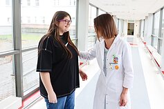 Milanos mama Greta Patenkienė ir gydytoja Milda Dambrauskienė