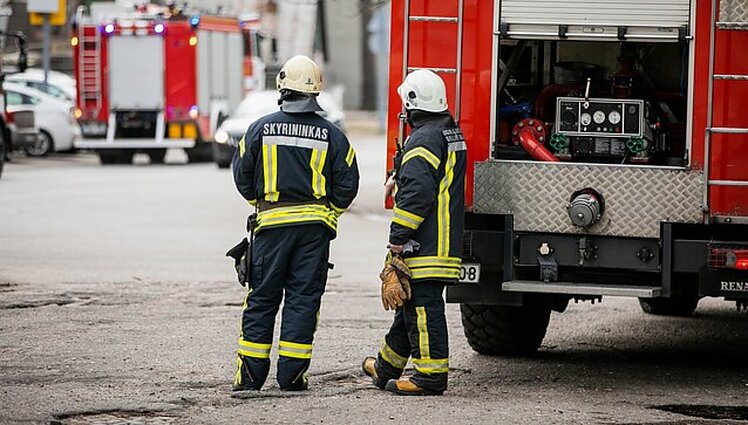 Žinios. Auga gyventojų pasitikėjimas ugniagesiais, pasitikėjimas bankais – smuko