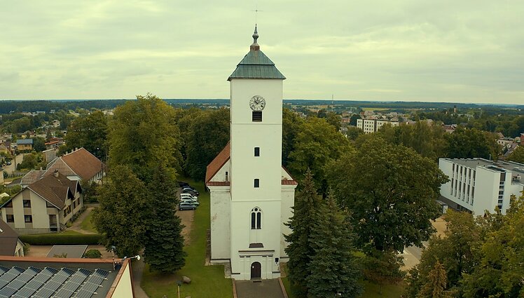 Kelias. Kelmės evangelikų reformatų ir liuteronų bažnyčia, sovietmečiu sunaikintos kapinės ir bendruomenės atbudimas nepriklausomybės metais