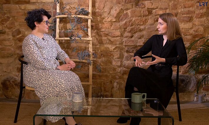 Laidos vedėja Viktorija Urbonaitė ir politologė Rima Urbonaitė