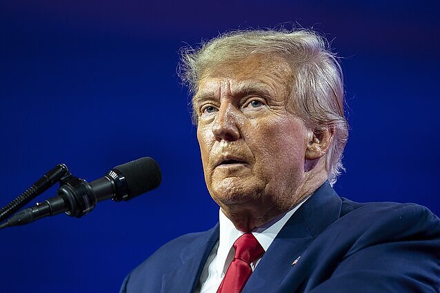 Trumpui atvykus į teismą Niujorke, 35 tūkst. pareigūnų ruošiasi galimiems saugumo iššūkiams