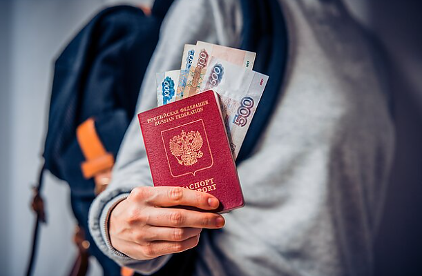 Panorama. Seimas priėmė įstatymą dėl vizų ribojimo rusams ir baltarusiams