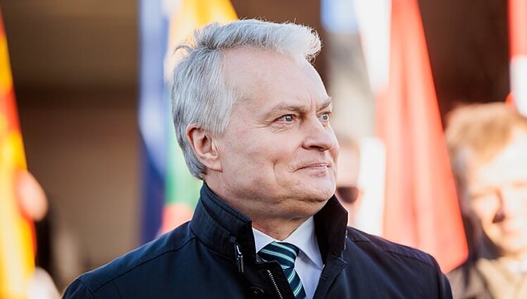 Istorikas: Nausėdos įstojimas į Komunistų partiją – jaunystės klaida, o to nedeklaravimas – irgi?