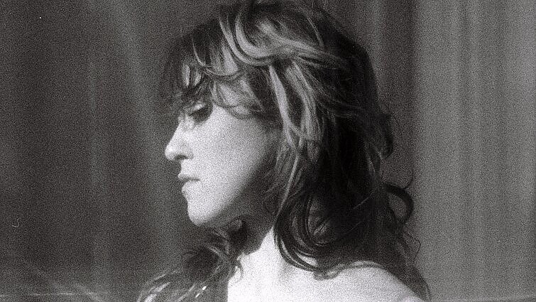 Atlikėja Godo Yorke apie naują kūrinį „pabėkim“: kai dainą užbaigėme, žinojau, kad pagal ją noriu šokti prie jūros