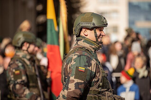 Svarbi valanda. Ekspertas įvertino lietuvių pasiruošimą galimam karui : turi atsirasti pokyčių mąstyme – daugiau militaristinio mentaliteto