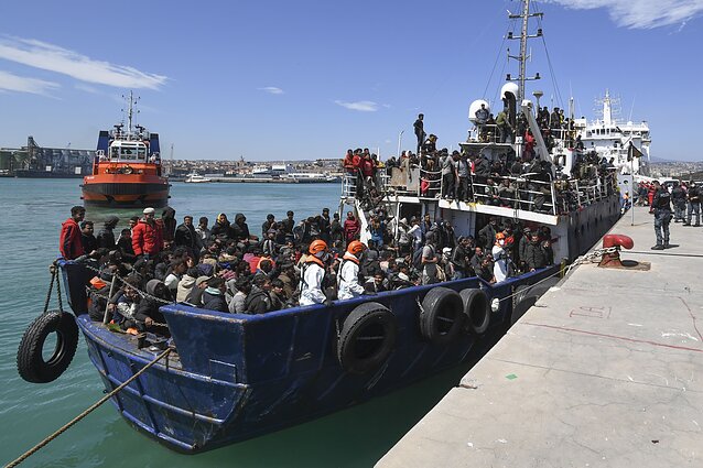 Žinios. Pietinės Italijos salos ir vėl nebesusitvarko su iš Šiaurės Afrikos atvykusiais migrantais