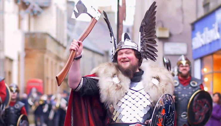 Euromaxx. Garsiausi ir smagiausi karnavalai Europoje ir kelione i egzotiškas Azoru salas