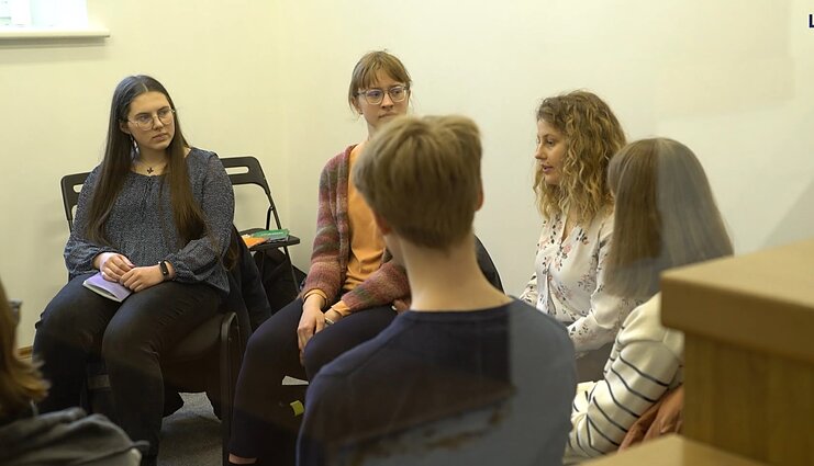 Šventadienio mintys. Jaunų žmonių pasakojimai apie tikėjimo paieškas: kokie gyvenimo keliai juos atvedė į bažnyčią?