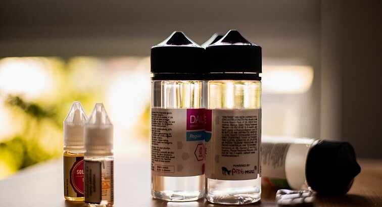 Panorama. Sulaikyti asmenys, platinę narkotikus nepilnamečiams: pardavinėtos elektroninės cigaretės su psichotropinėmis medžiagomis