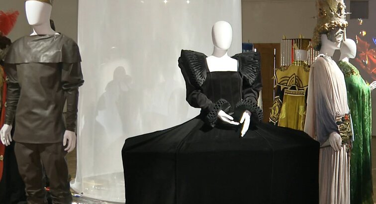 Lietuvos teatro, muzikos ir kino muziejuje – paroda „Valdovės ir valdovai“: eksponuojami valdovų kostiumai iš Lietuvos teatrų spektaklių