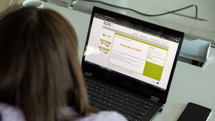 Artėja pajamų deklaracijų teikimo termino pabaiga: ką reikia žinoti, pardavusiems transporto priemonę ar nekilnojamąjį turtą?