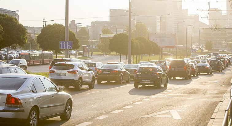 Benkunskas sako, kad gatvių siaurinimas gali būti sustabdytas artimiausiais metais: prioritetas – avarinės būklės gatvėms