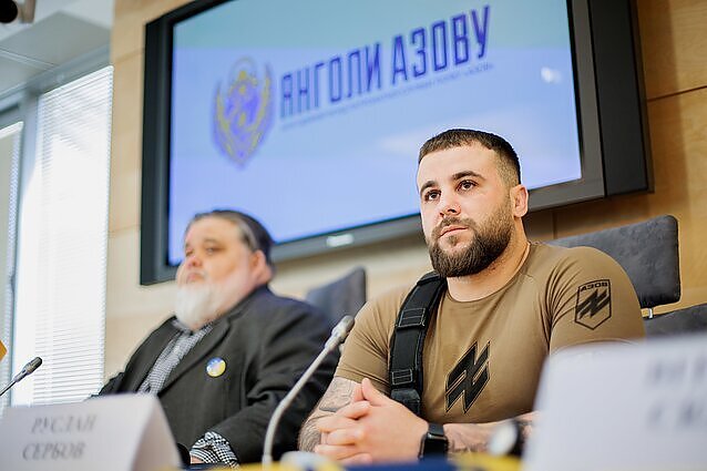 Dienos tema. Mariupolį gynęs ir kojos netekęs „Azovo“ pulko karys: dalis su manimi petys į petį stovėjusių žuvo, o man tiesiog pasisekė