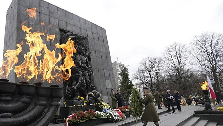 80 metų, kai susidorota su Varšuvos geto sukilėliais: prieš aukas galvas lenkia Izraelio, Lenkijos, Vokietijos vadovai