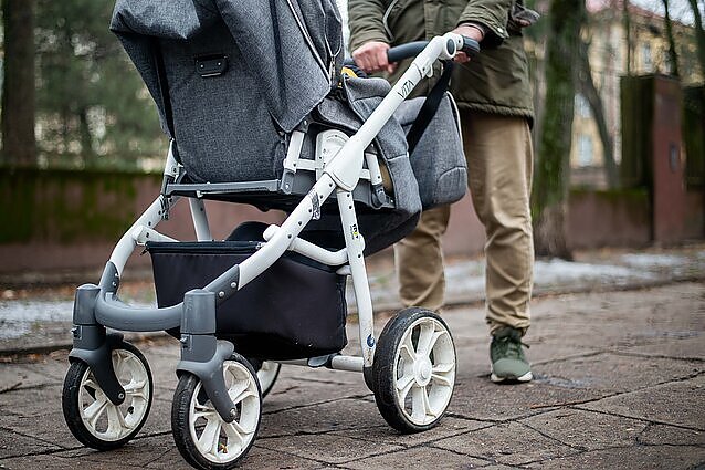 Nepatogumu apjuostas jaunų mamų sugrįžimas į darbą: nuoširdi darbdavio empatija atsveria mažesnį atlyginimą