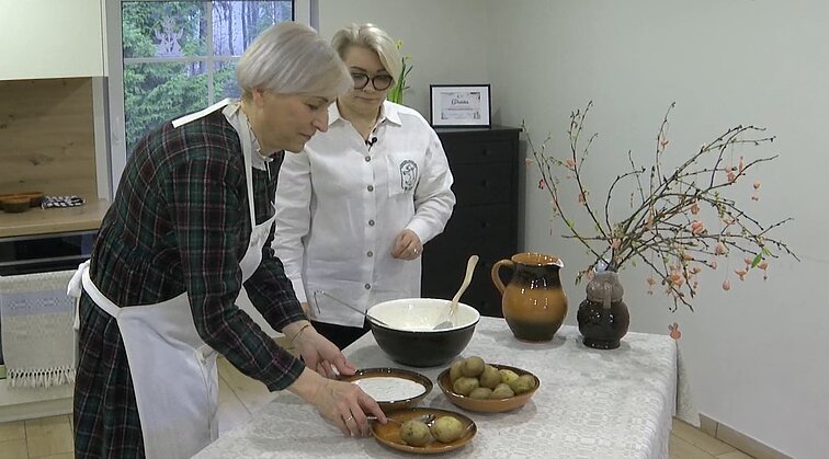 Vietos šeimininkės siūlo pasigaminti neįprastą šaltsriubę – šmakalą