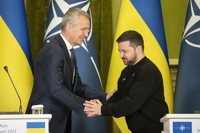 Žinios. Į Kyjivą neskelbtu vizitu atvyko NATO generalinis sekretorius Stoltenbergas