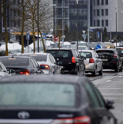 Pinigų kaina. Vilnius tapo Europos automobilių dalijimosi sostine: ar ateityje nuosavas mašinas keis nuomotos?