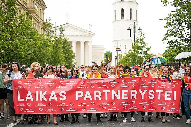 Žinios. Teismas skelbs sprendimą dėl tos pačios lyties asmenų partnerystės registravimo