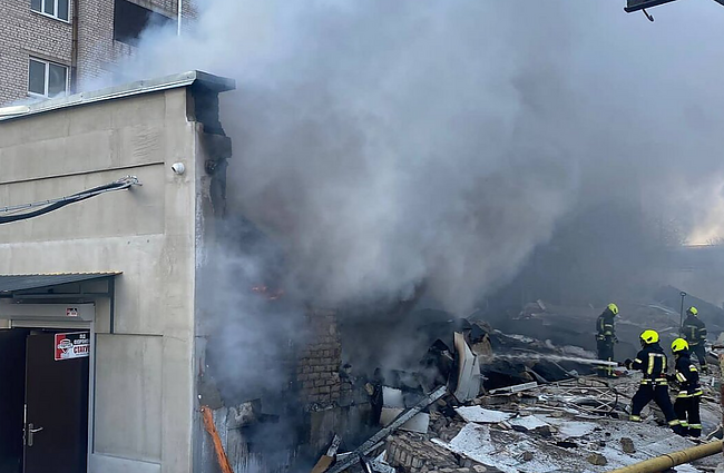 Žinios. Ukraina skelbia, kad po 25 dienų pertraukos Rusijos dronai vėl atakavo Kyjivą