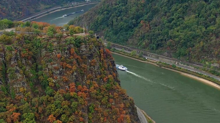 Euromaxx. Stilingi baldai iš medienos atlieku, fantastiškas geležinkelis palei Reina ir lenkiški koldunai