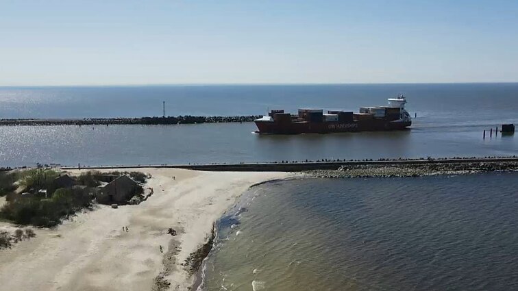 Panorama. Klaipėdos uoste baigtas gilinti laivybos kanalas: tai leis konkuruoti su kitais Baltijos uostais (su vert. į gestų k.)