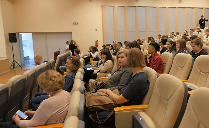 Užsieniečiai mokosi lietuvių kalbos. Vieni čia atrado meilę, kiti prosenelių gimtinę.