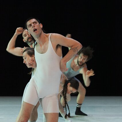 Pakeliui su klasika. Kaip pajusti šiuolaikinio šokio kalbą? Prasideda festivalis „Naujasis Baltijos šokis“