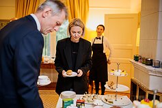 JK ambasadorius Lietuvoje Brianas Olley pakvietė Moniką Linkytę į išlydėtuvių į eurovizinį Liverpulį vaišes JK ambasadorius Lietuvoje Brianas Olley pakvietė Moniką Linkytę į išlydėtuvių į eurovizinį Liverpulį vaišes