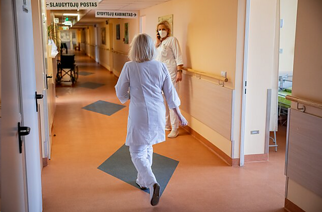 Sveikatos sistemos pasirengimas karui: gydymo įstaigos skundžiasi, kad nors iš jų reikalaujama pasirengimo, papildomų pinigų tam neskiriama