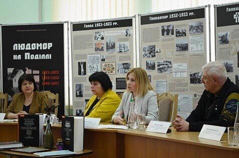 На круглому столі у Вінниці оприлюднили нові факти про Голодомор в Україні На круглому столі у Вінниці оприлюднили нові факти про Голодомор в Україні