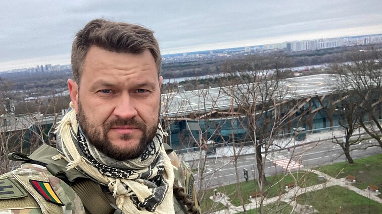 Svarbus pokalbis. Ginklų logistikos chaosą Ukrainoje suvaldęs Matulevičius: Lietuva neišnaudojo progos turėti karininką Ukrainos generaliniame štabe