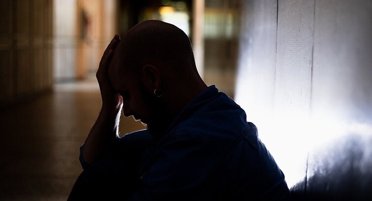 Priklausomybių gydymo pasiekiamas ne visiems: pacientų srautas didelis, tačiau sveikatos priežiūros įstaigoms trūksta specialistų