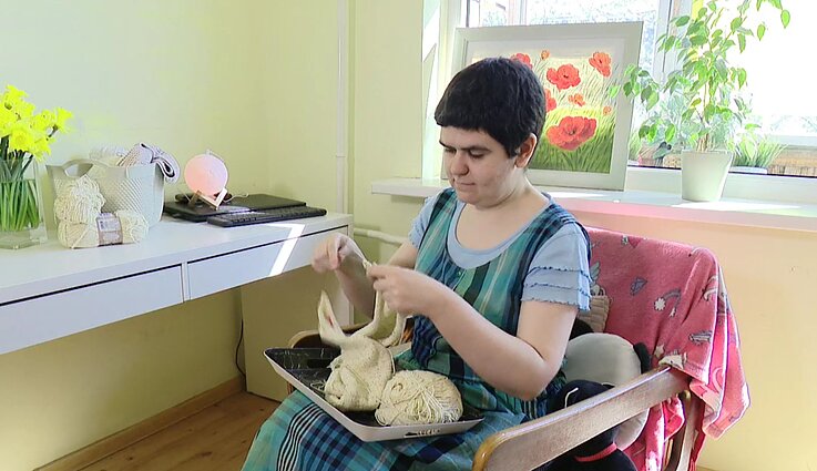 Margiausių raštų kūriniai, sušildantys ir kūną ir sielą: megzti mėgstanti Gabrielė šią veiklą vadina meditacija