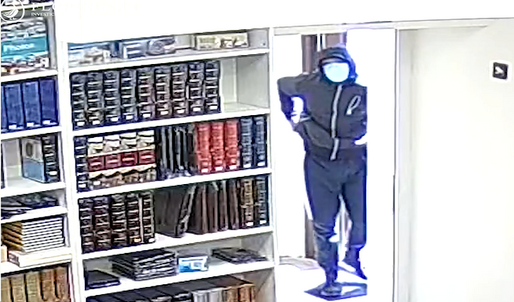 „UAB Florinus“ vaizdo kameros užfiksavo kaukėtą asmenį su ginklu