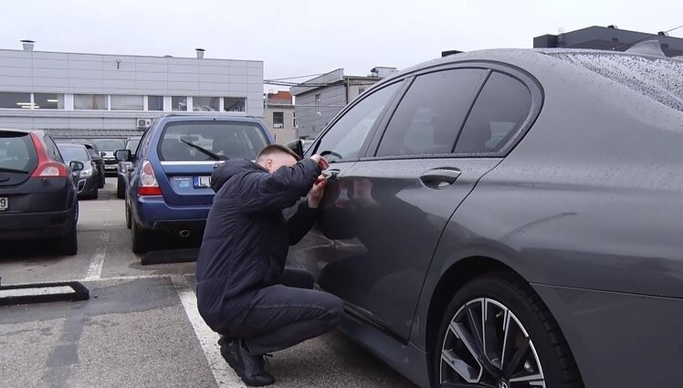 Pradingę automobilio raktai