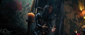 Kadras iš „Black Spikes“ klipo