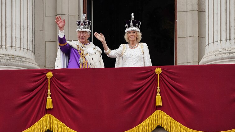 Žinios. Karolis III karūnuotas Jungtinės Karalystės monarchu