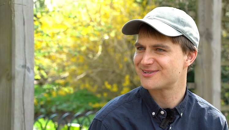 Šventadienio mintys. „Iki išnaktų po antklode palindę skaitydavome“ – susitikimas su aktoriumi Baliu Ivanausku ir jo mama Egle