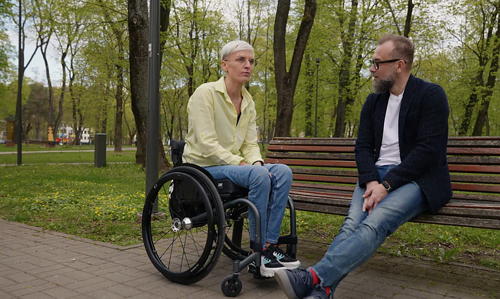 Pasivaikšciojimai. Komike Aiste Krušinskaite apie savo pasiekimus po patirtos traumos: kiekvienam svarbu paciam žinoti, kiek jis turi savyje jegos