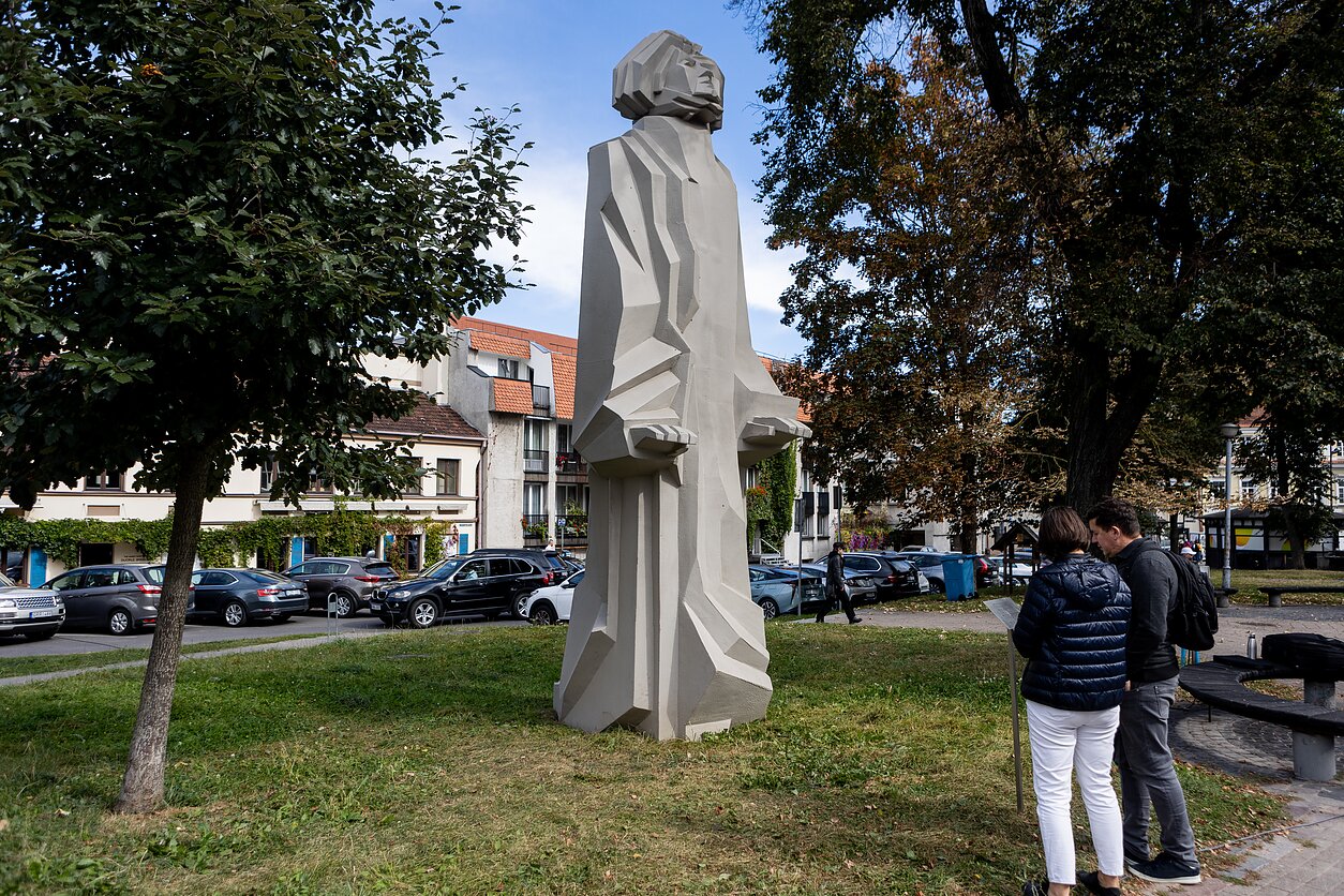 Replika rzeźby Adama Mickiewicz Replika rzeźby Adama Mickiewicz