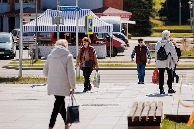 Visagine gyvena daug rusakalbių, ne visiems pavyko išmokti valstybinę kalbą bent taip, kad susikalbėtų. Visagine gyvena daug rusakalbių, ne visiems pavyko išmokti valstybinę kalbą bent taip, kad susikalbėtų.