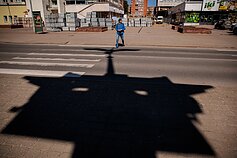 Visagine gyvena daug rusakalbių, ne visiems pavyko išmokti valstybinę kalbą bent taip, kad susikalbėtų. Visagine gyvena daug rusakalbių, ne visiems pavyko išmokti valstybinę kalbą bent taip, kad susikalbėtų.